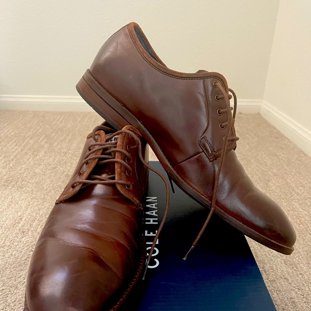 Pre-owned Cole Haan dress shoes.